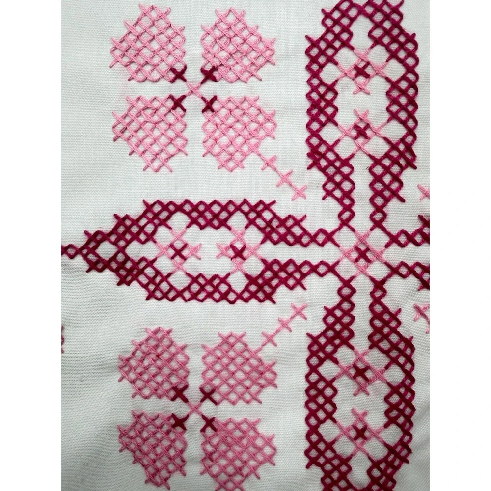 Vintage Embroidered Table Runner Dresser Scarf Cross Stitch Floral 40x14